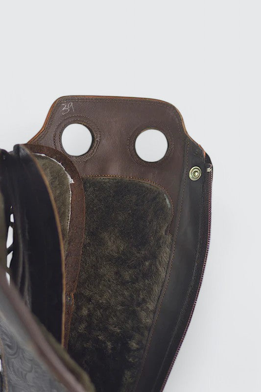Vega flowers dark brown